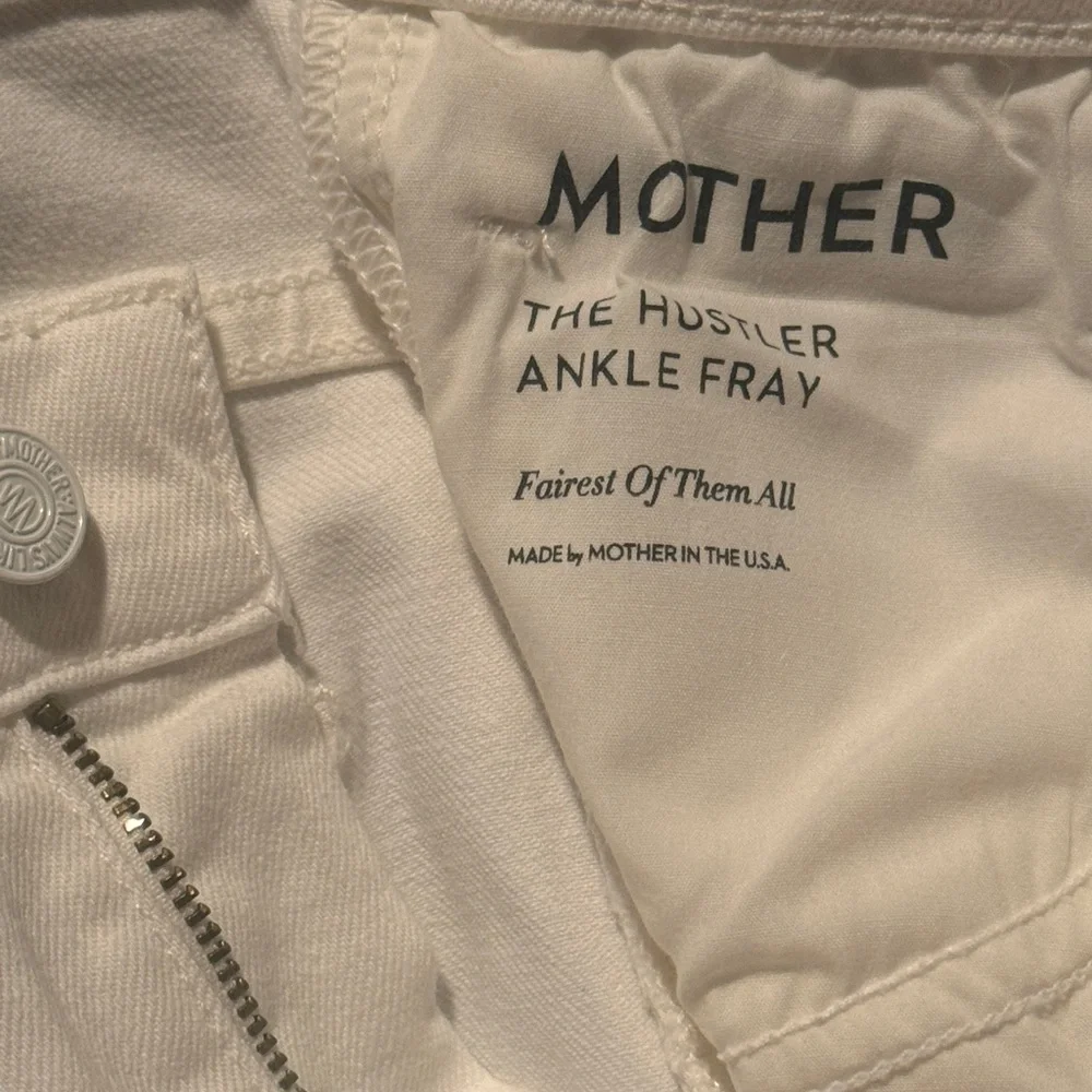 MOTHER The Hustler Ankle Fray White Jeans - Picture 9 of 10